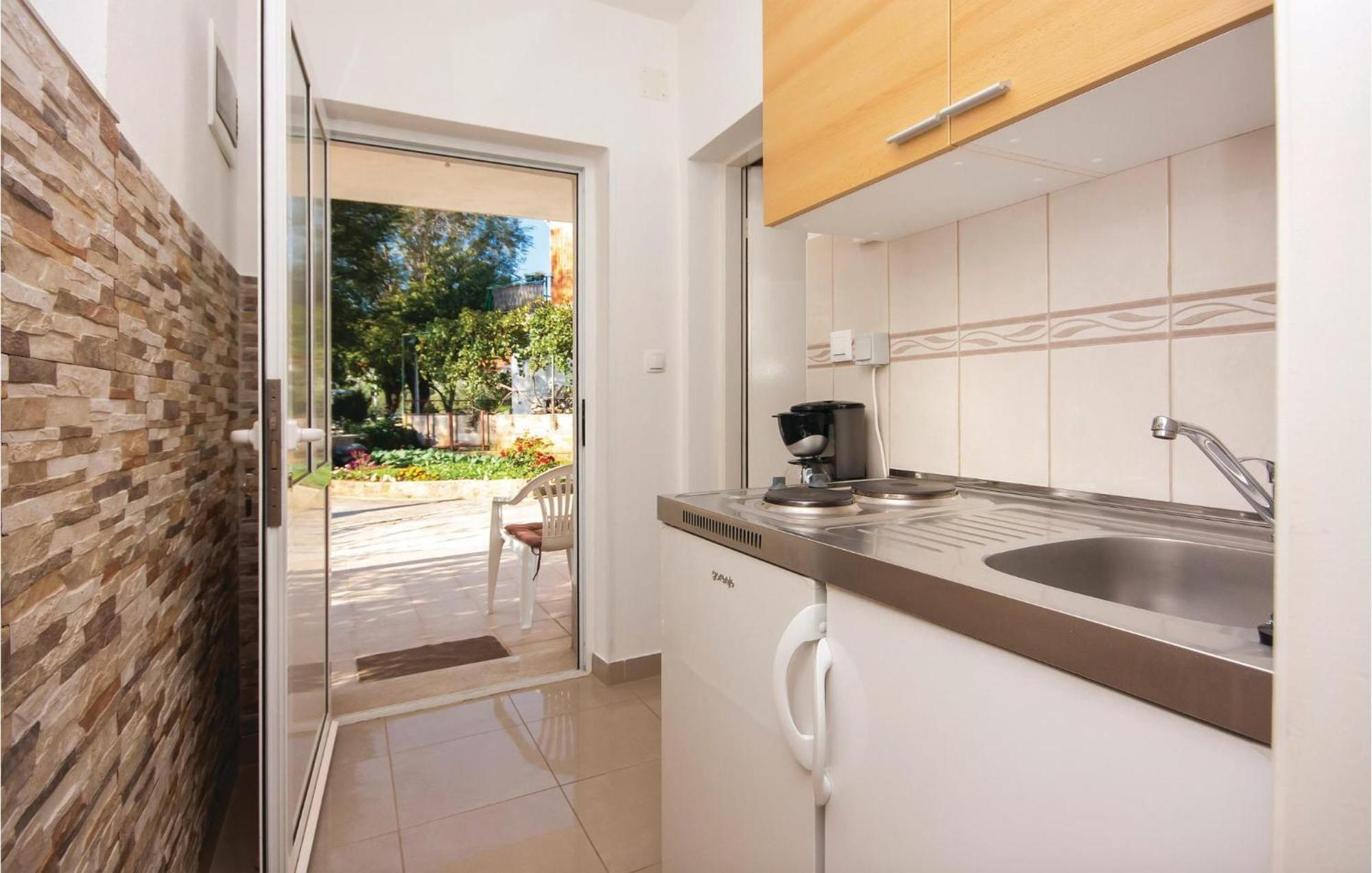 Nice Apartment In Raslina With House Sea View Εξωτερικό φωτογραφία